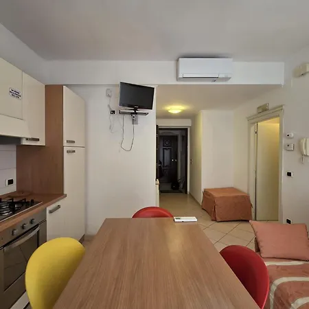 Bilocale Vistamare In Prima Fila Sul Lungomare Di Apartamento